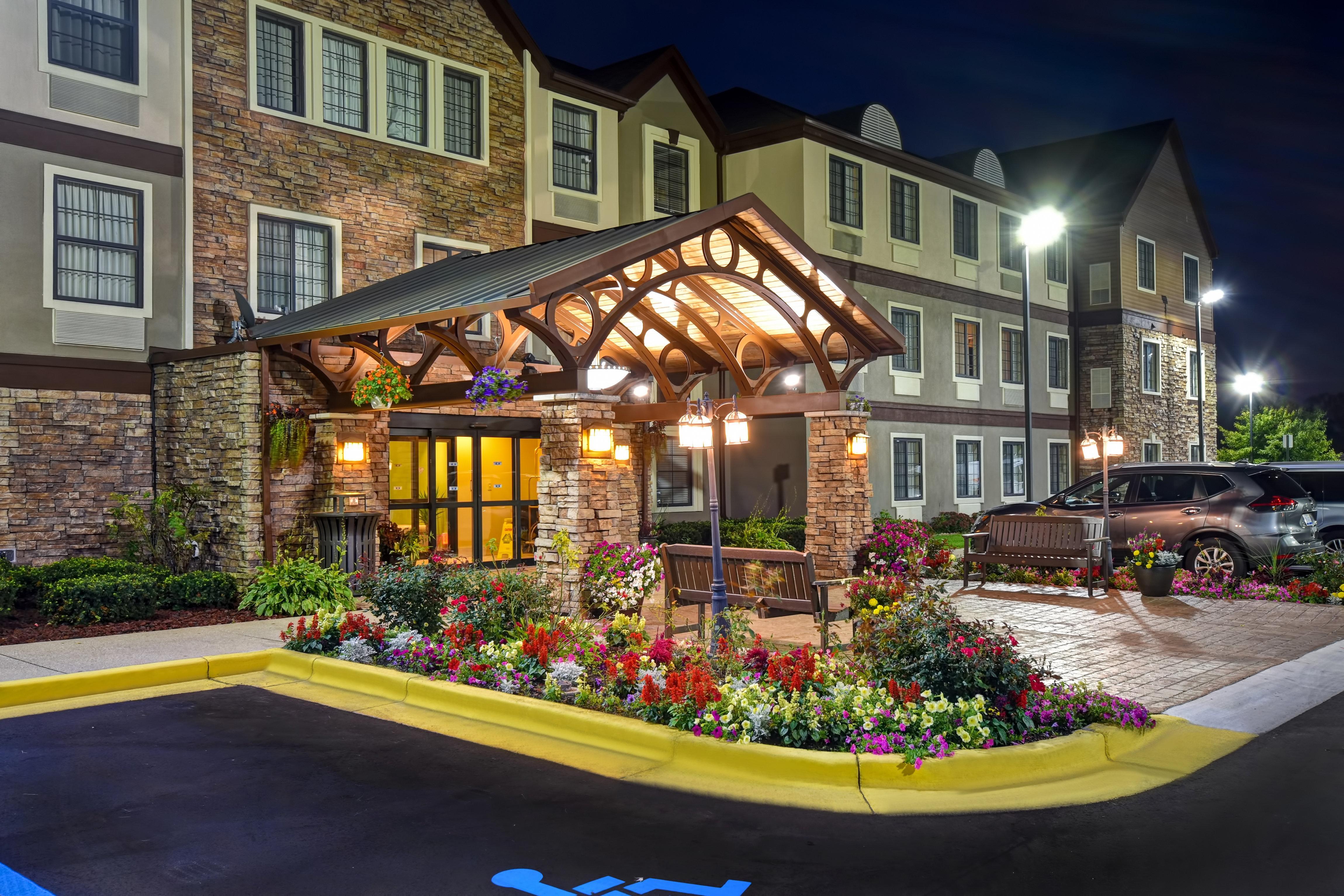Staybridge Suites Grand Rapids-Kentwood By Ihg Cascade Kültér fotó
